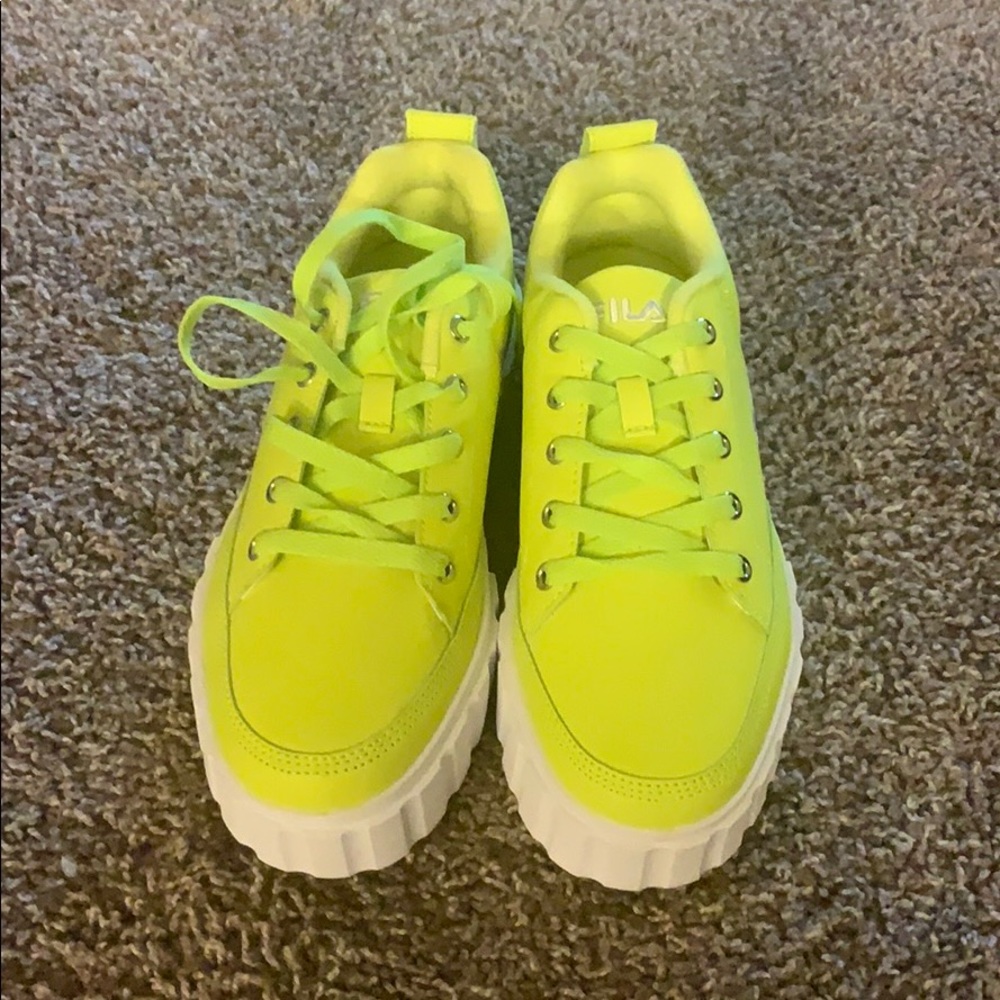 Fila Platforms Sandblasters size 7.5 never worn